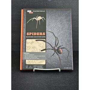 IncrediBuilds Spiders Deluxe Book